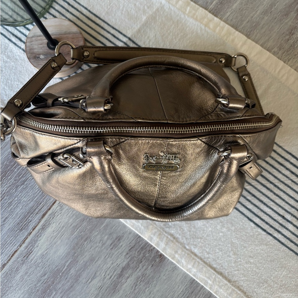 🍃🦋 Coach Madison Metallic
Pewter Leather Satchel
Shoulder Bag 15960 - Picture 2 of 14